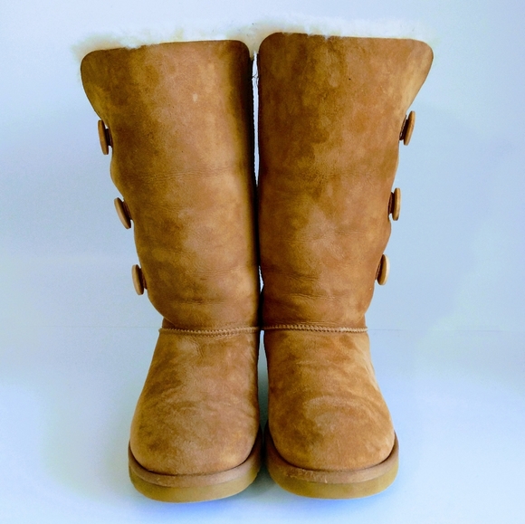 UGG Bailey Button Tripletll Boots - Picture 9 of 16